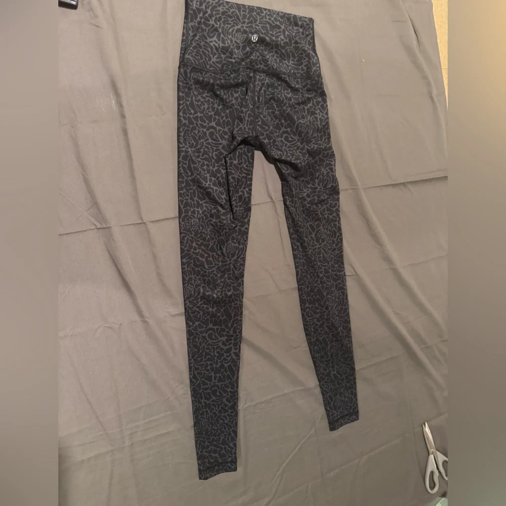 Lululemon Wunder Under Pant High-Rise Roll Down Full-On Luxtreme Petal Camo sz 2